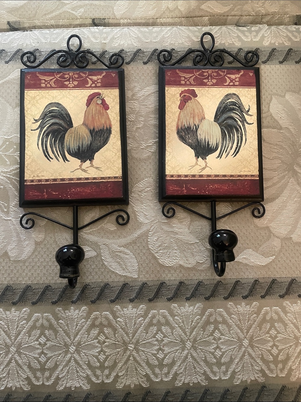 Rooster Wall Hook Plaque - Black and Red